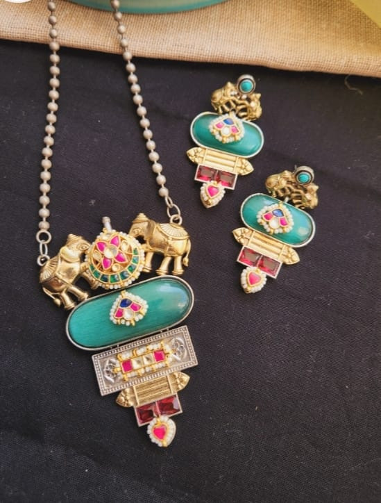 Beautiful elephant Pachi Kundan necklace and earring set