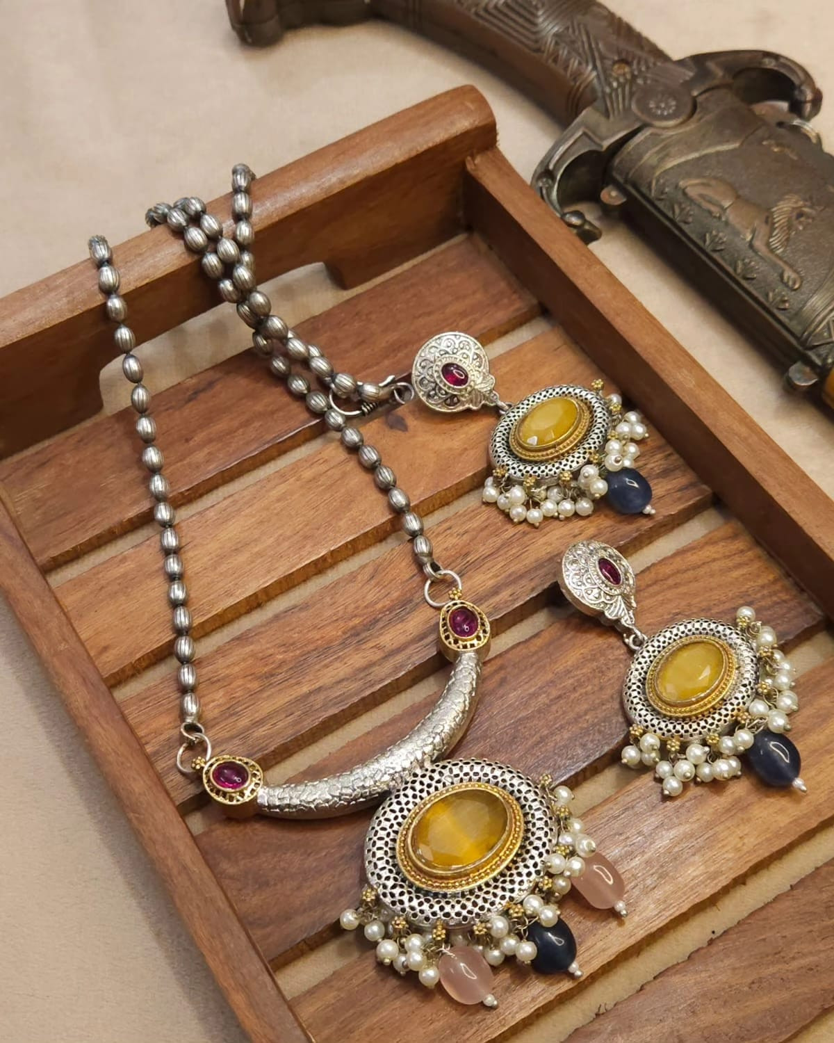 Beautifull Necklace Set By Sanjh