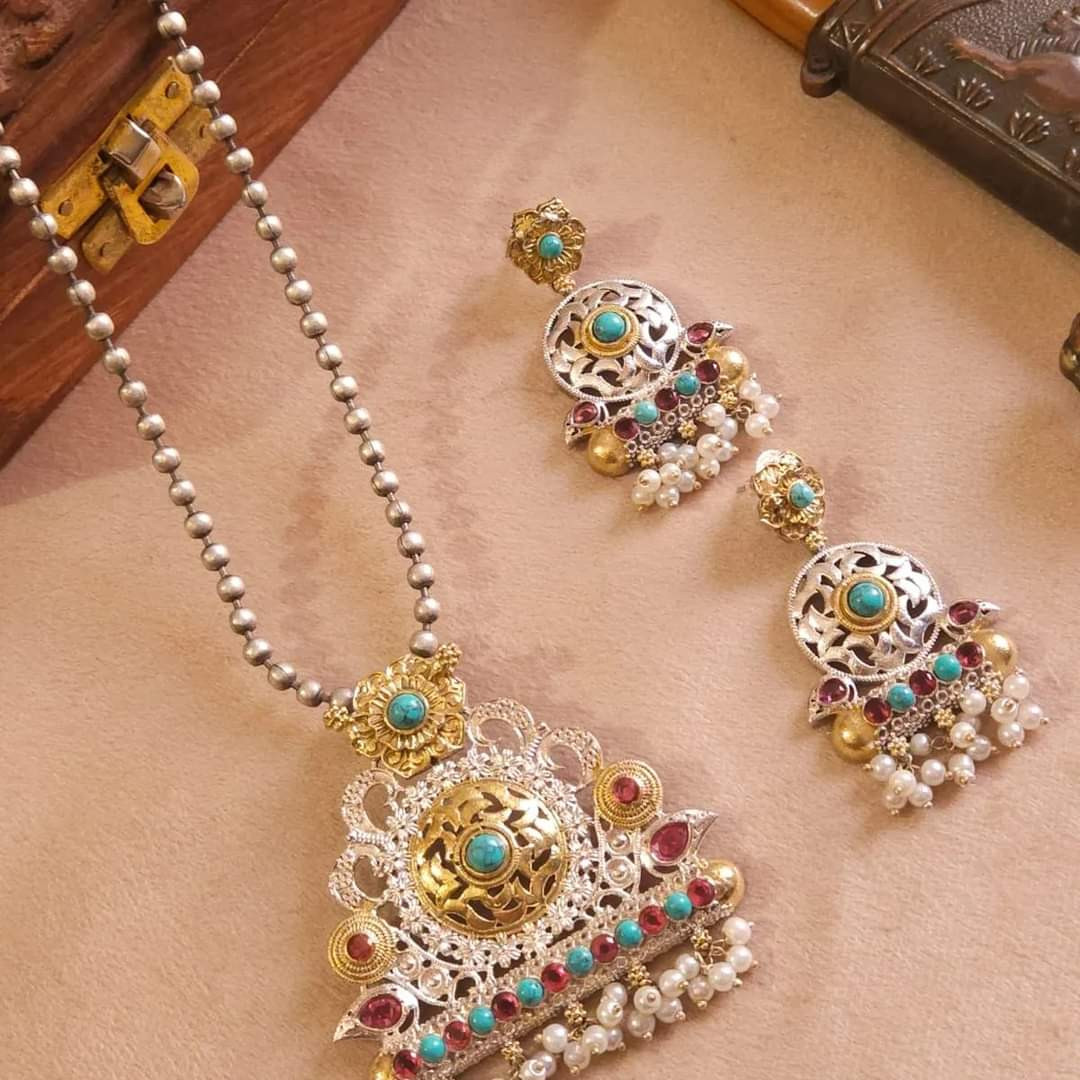 Premium quality  pachi Kundan fusion long necklace set